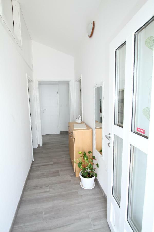Kuca-Eldic Apartamento Rogoznica  Exterior foto